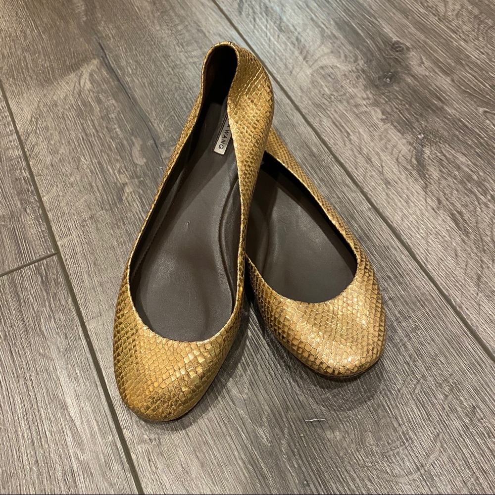 Vera Wang Ballet Flats